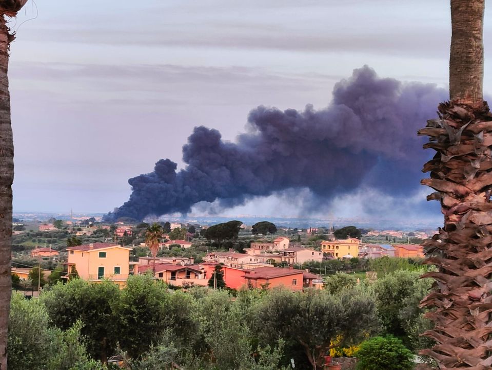 incendio ardea roma