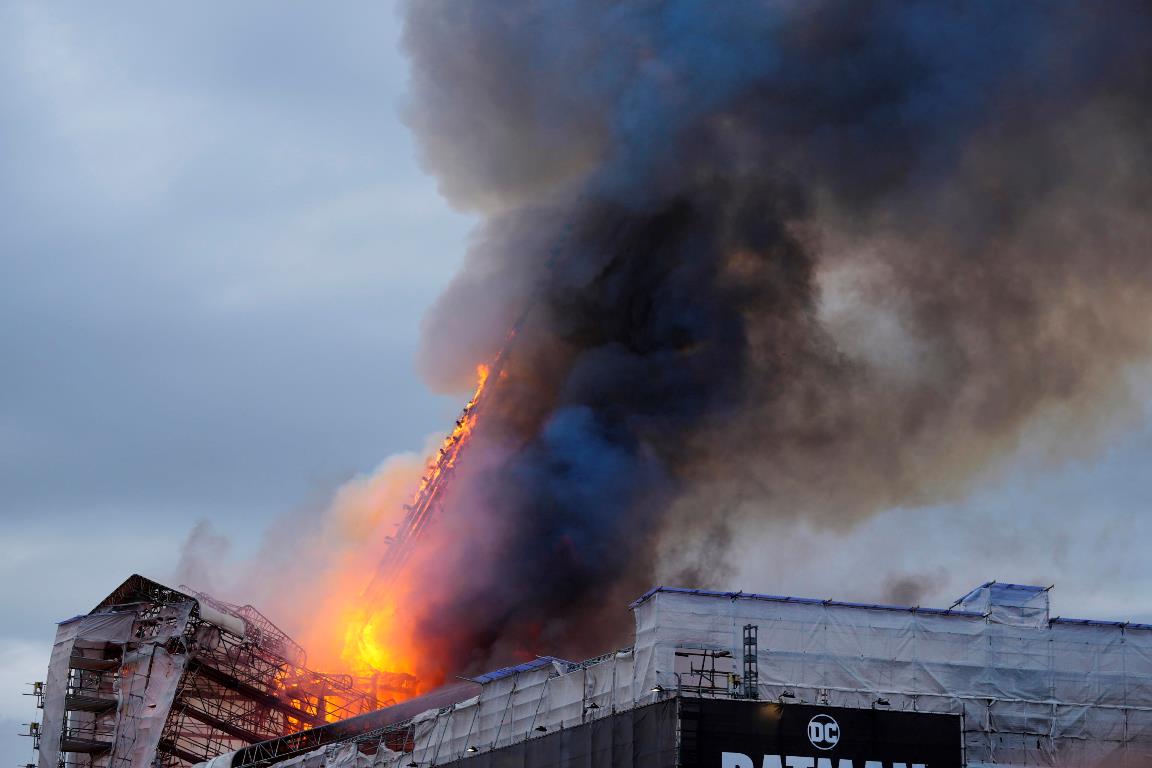 incendio copenaghen borsa