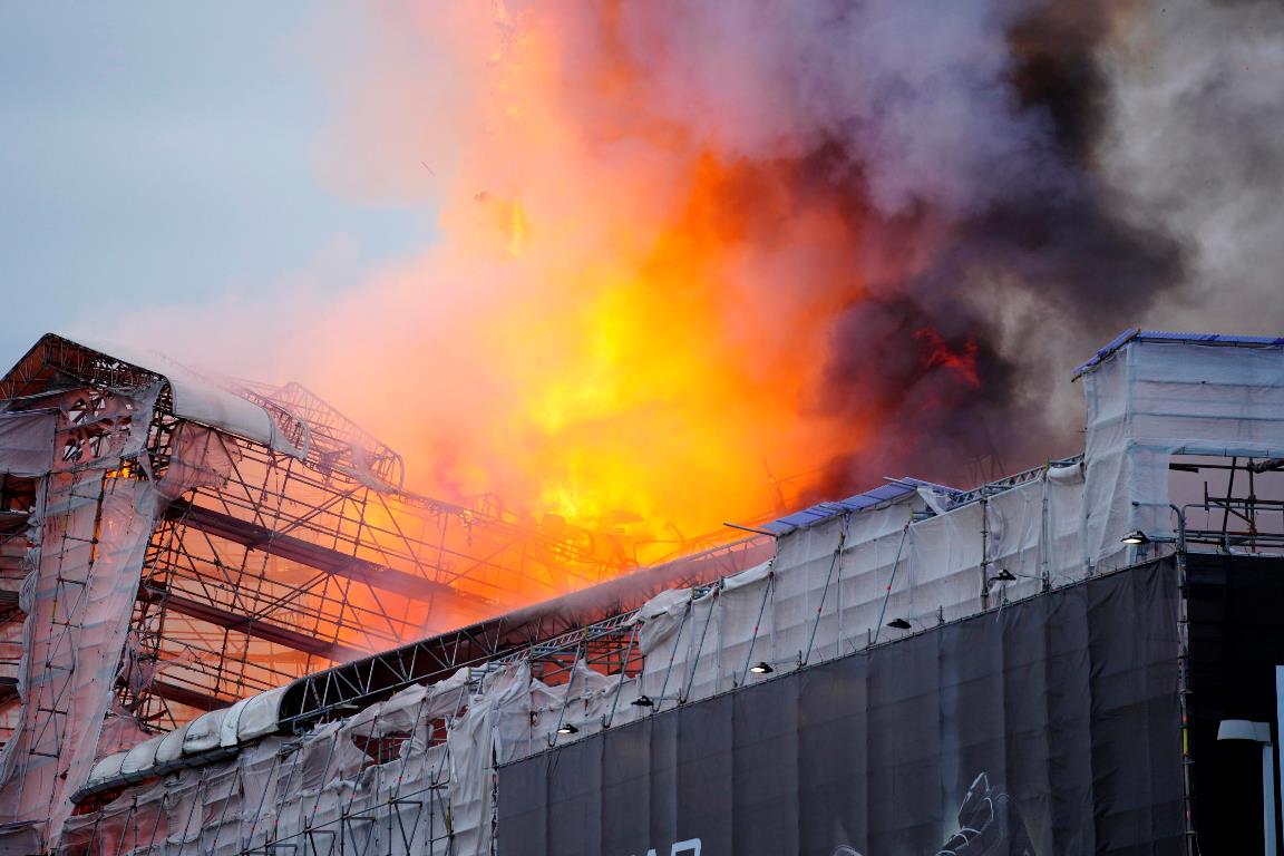 incendio copenaghen borsa