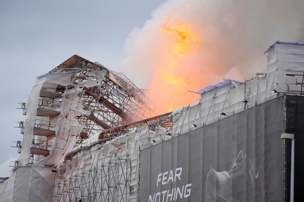 incendio copenaghen borsa