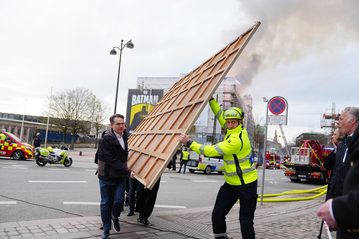 incendio danimarca borsa