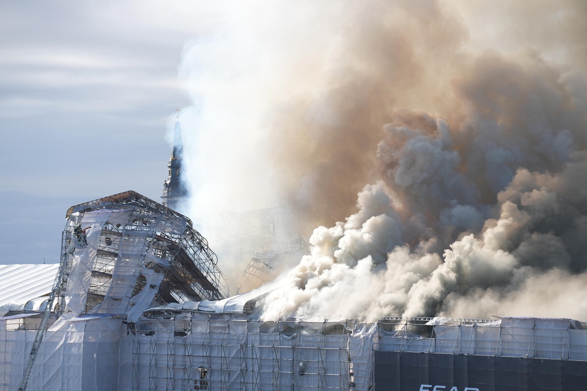 incendio danimarca borsa