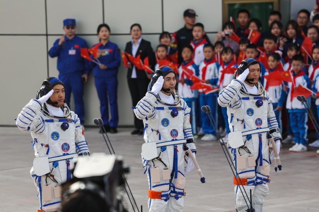 missione Shenzhou-18