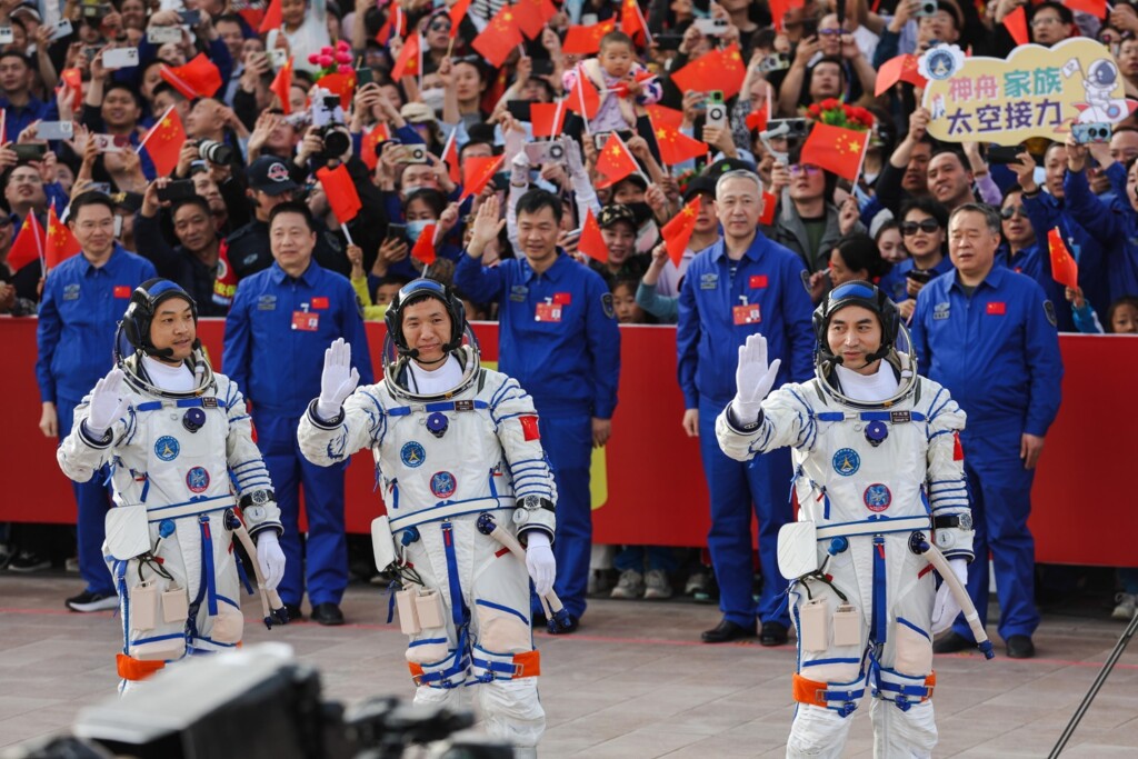 missione Shenzhou-18