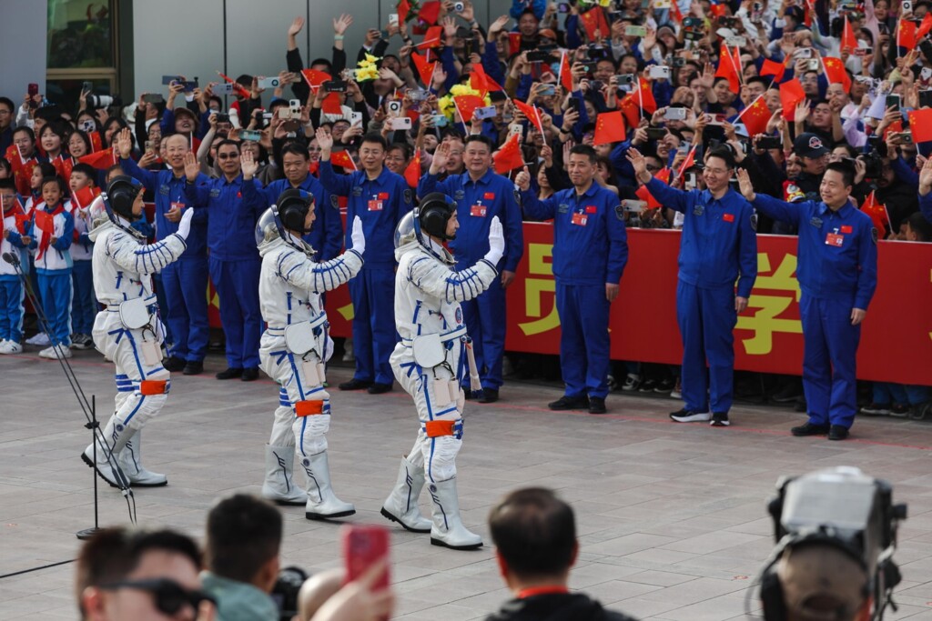 missione Shenzhou-18