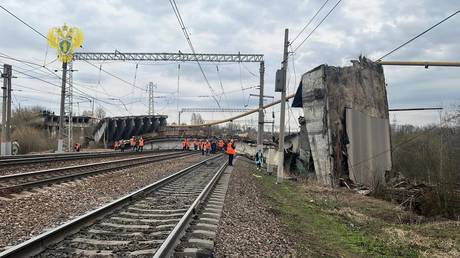 ponte crollato smolensk russia