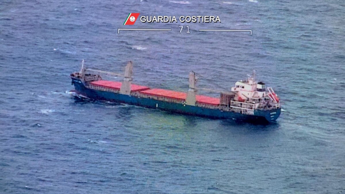 scontro nave cargo portacontainer sicilia