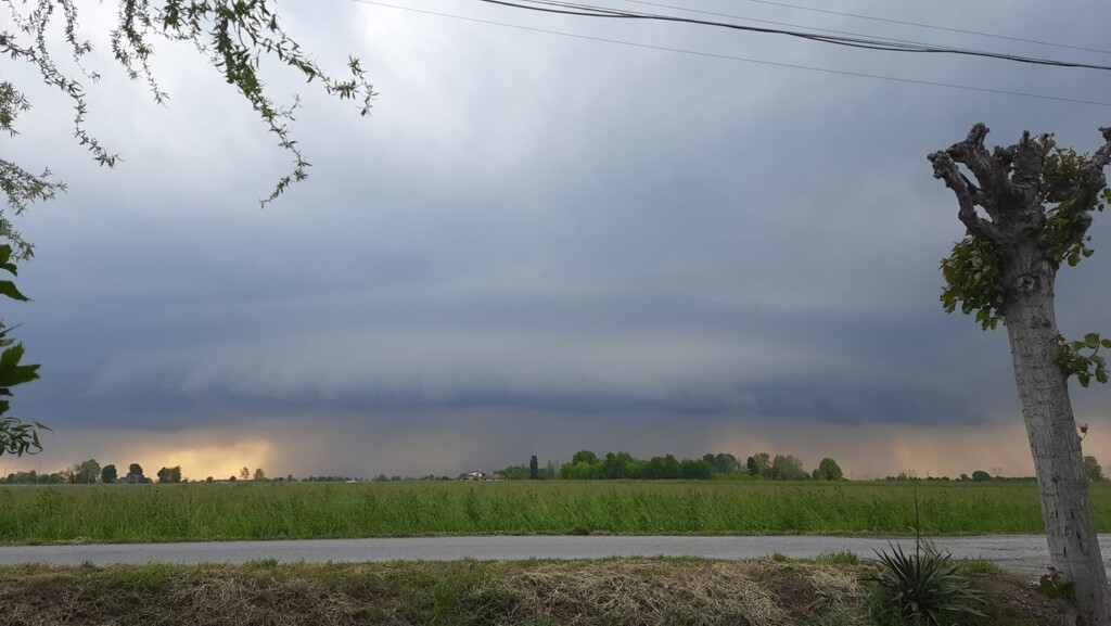 shelf cloud ghedi