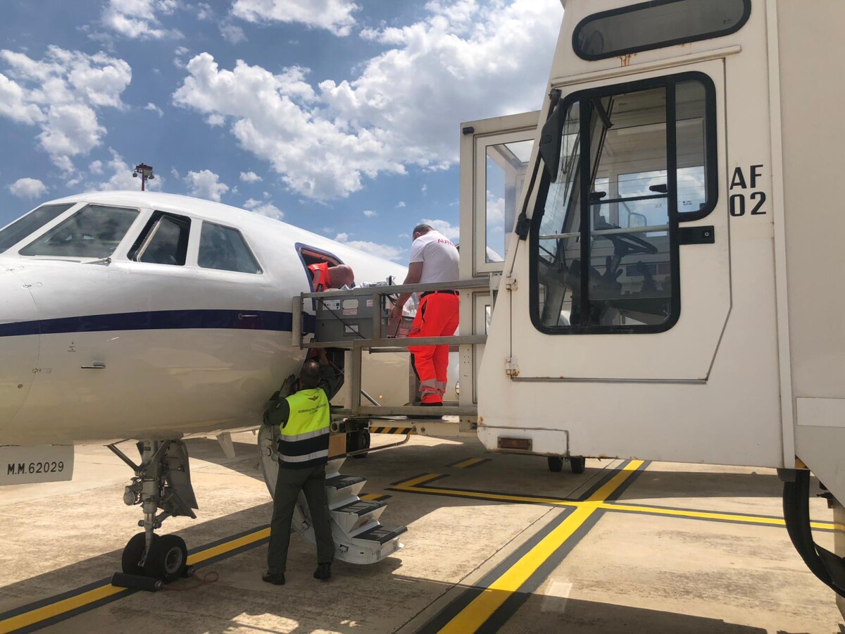 Soccorso Aereo neonato aeronautica cagliari milano