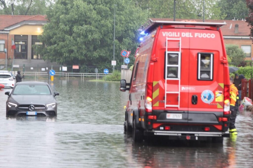 maltempo milano allagamenti seveso lambro