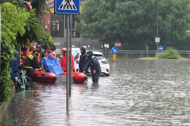 maltempo milano allagamenti seveso lambro