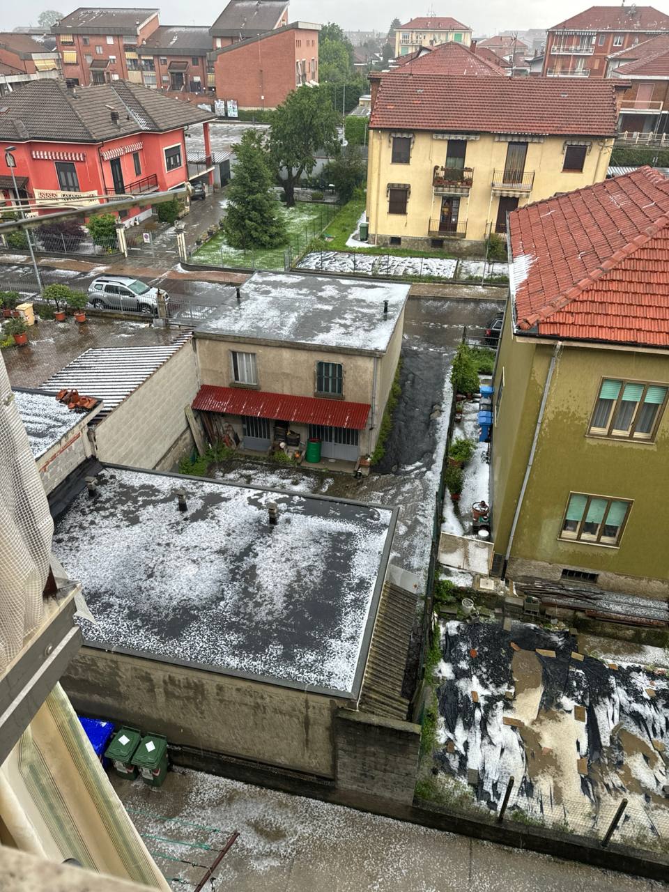 La Loggia (Torino) dopo il nubifragio con grandine di questa mattina