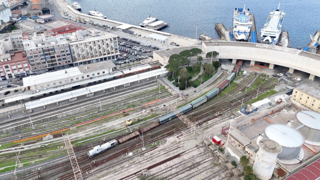 messina imbarco treni stretto