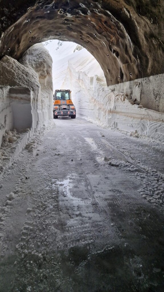 A passo Rombo muri di nevi alti oltre cinque metri