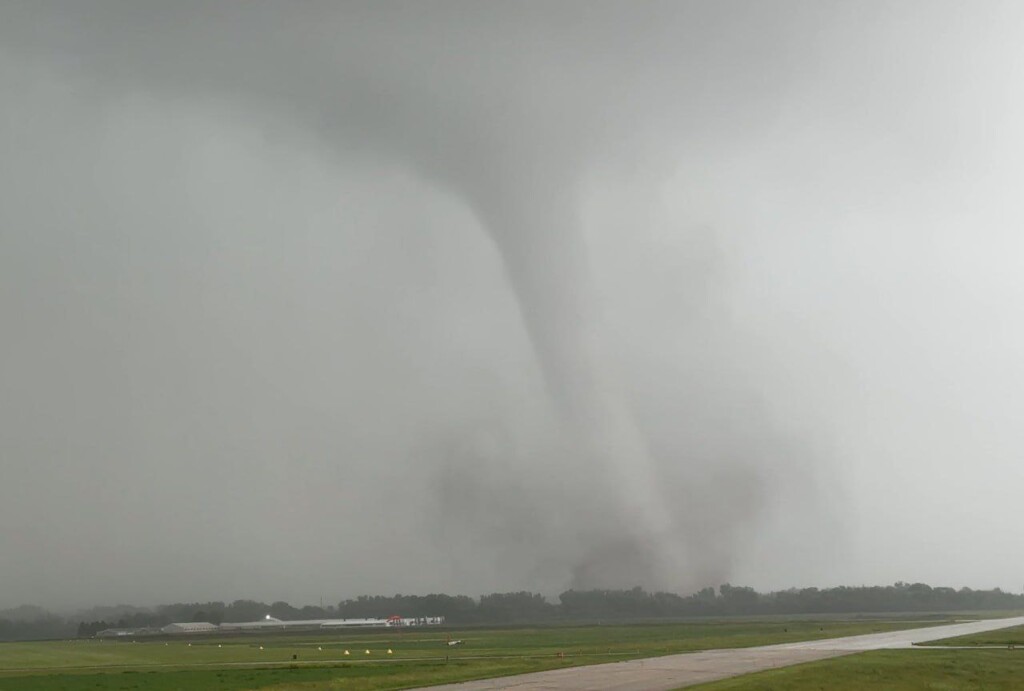 tornado iowa usa