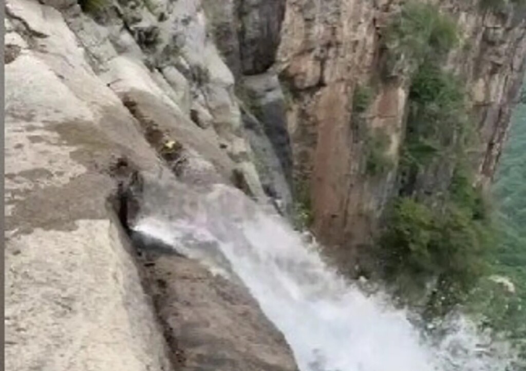 cascata yuntai cina