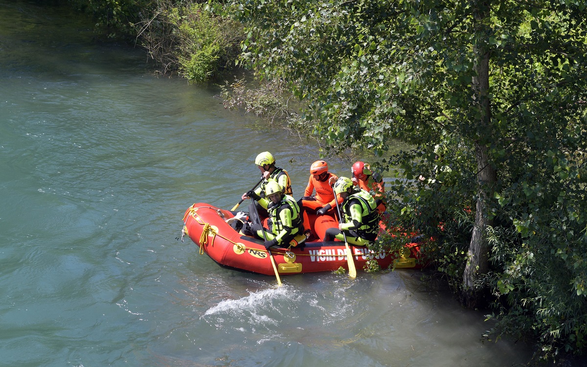 sommozzatori vigili del fuoco incidente adda