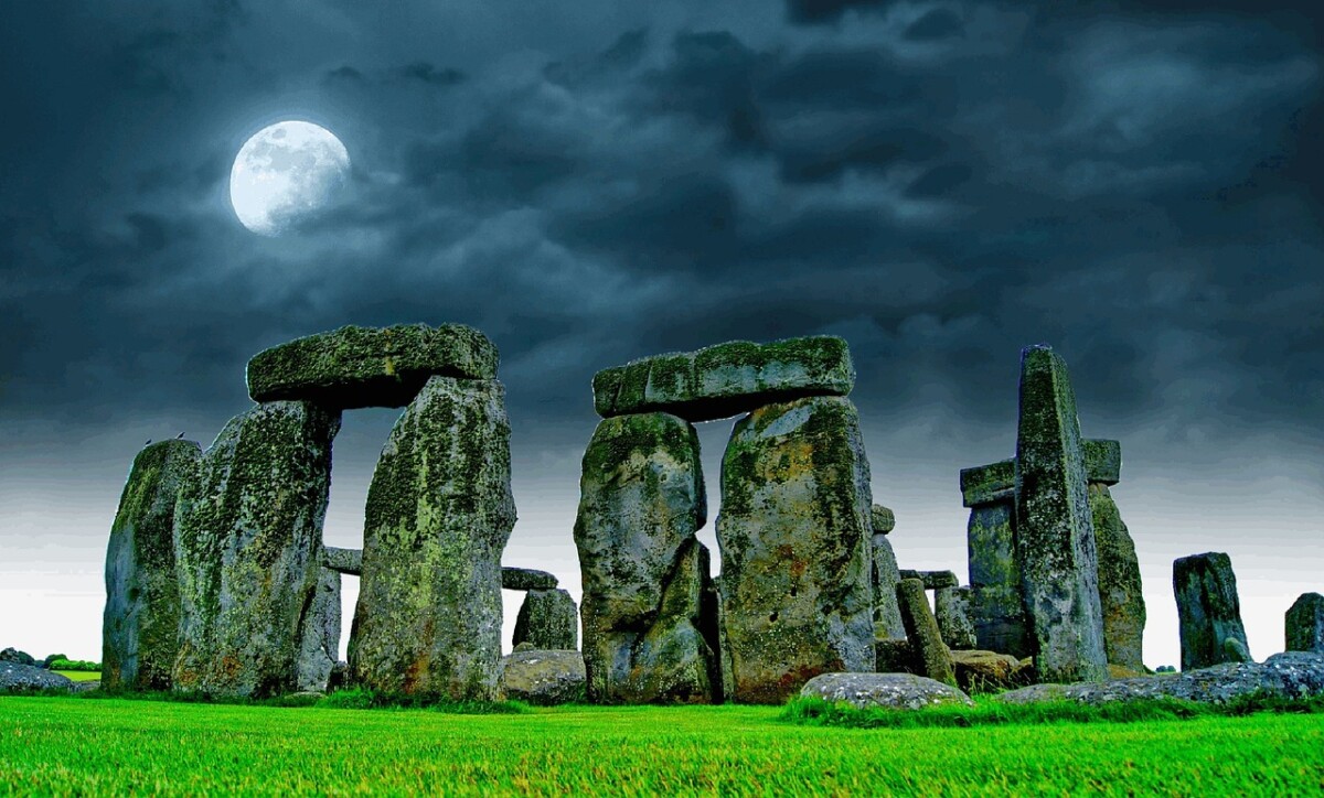 luna stonehenge