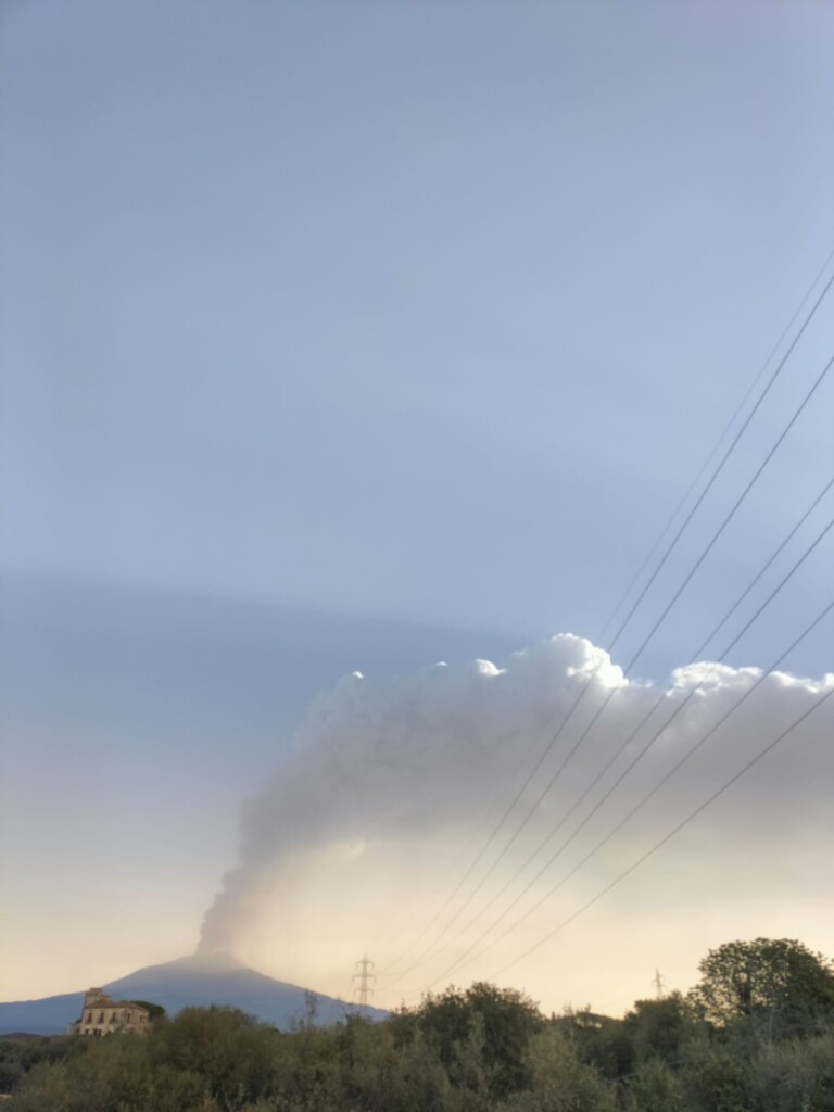 eruzione etna oggi