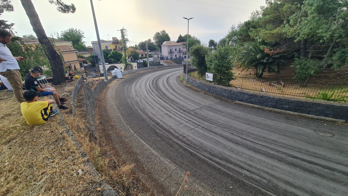 cenere etna Cronoscalata Giarre Montesalice Milo