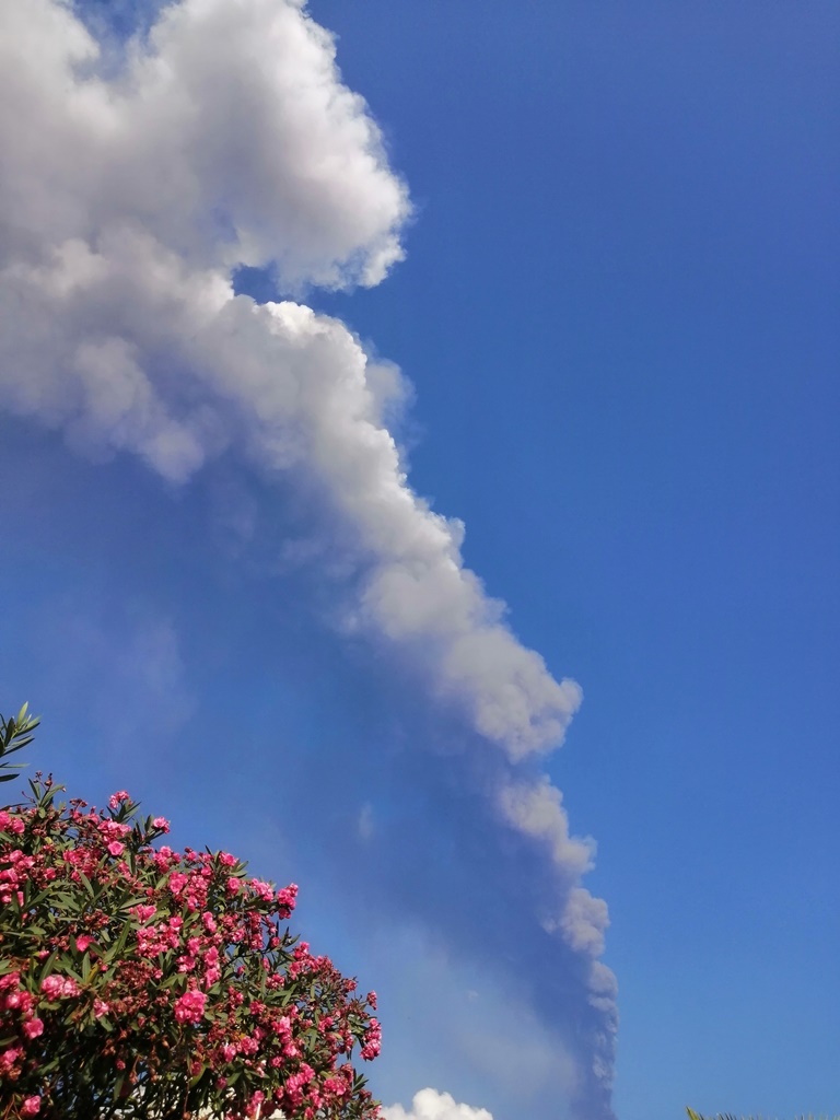 eruzione etna oggi