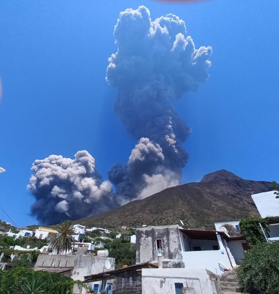 eruzione stromboli 11 luglio 2024