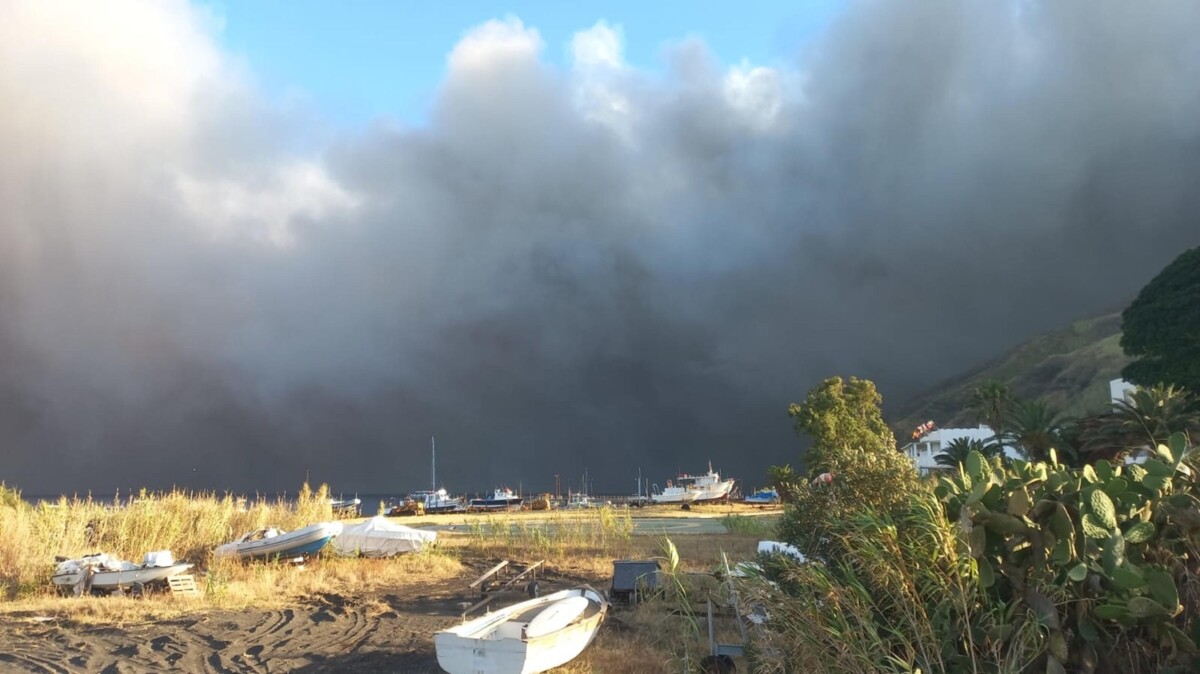 eruzione stromboli 3 luglio 2024