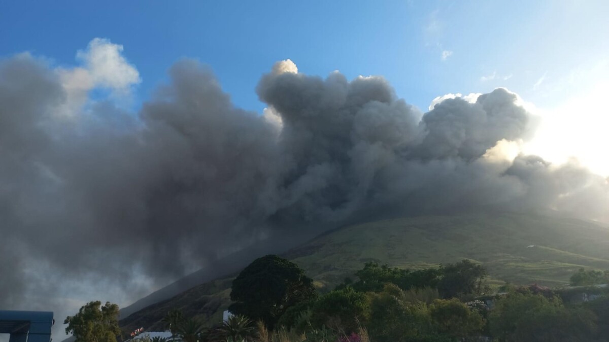 eruzione stromboli 3 luglio 2024