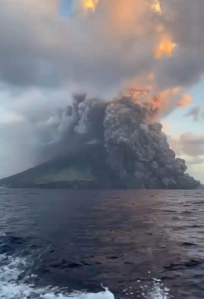eruzione stromboli 4 luglio 2024