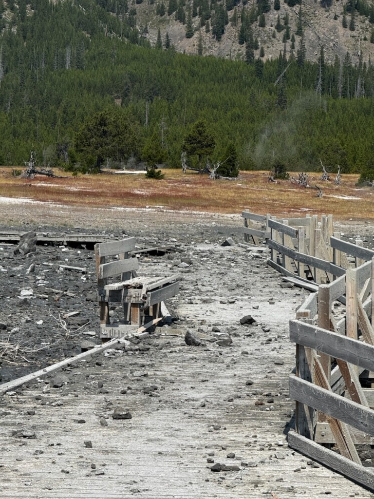 esplosione geyser yellowstone