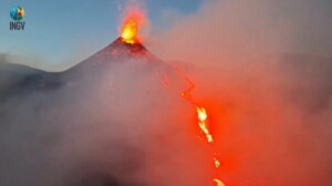 etna ingv voragine