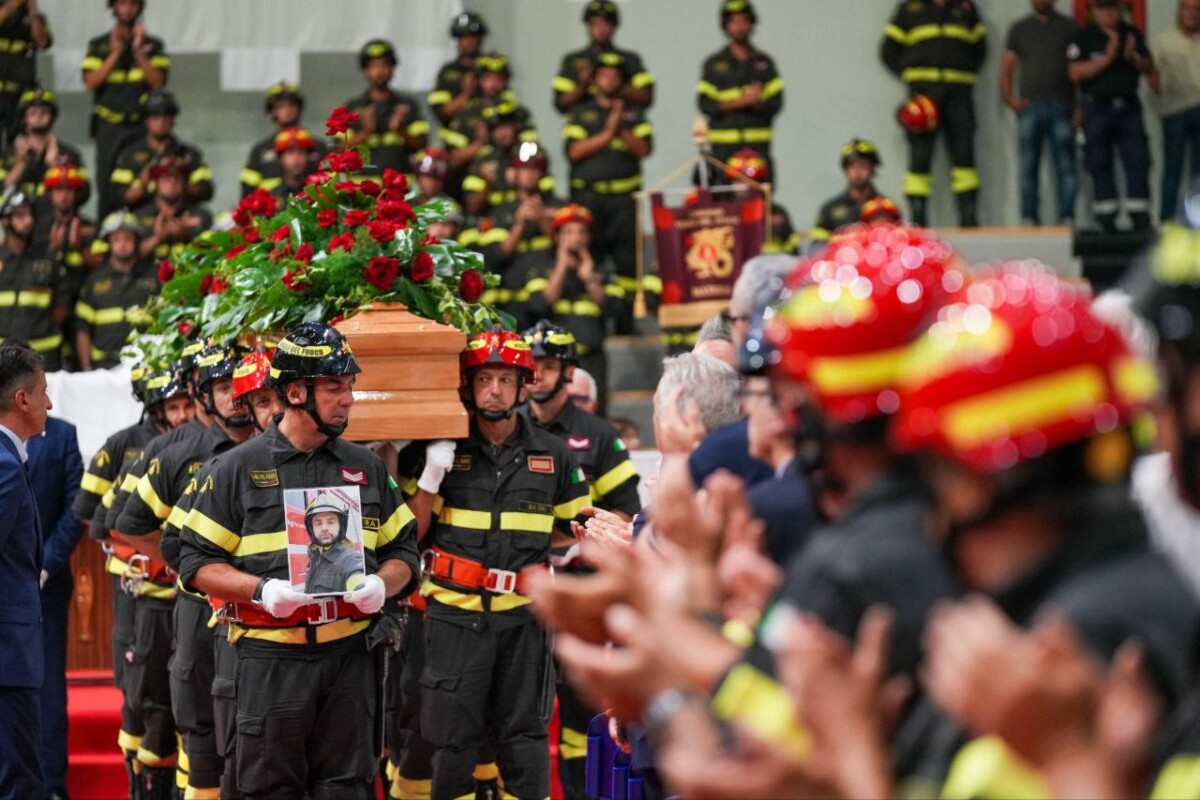 funerali vigili fuoco