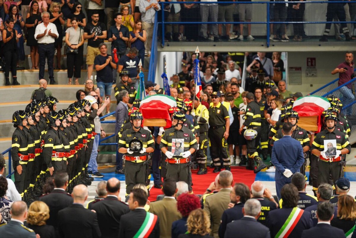 funerali vigili fuoco