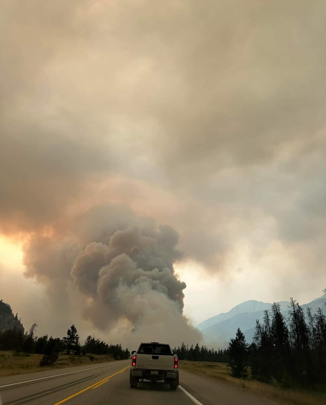 incendi alberta canada jasper national park