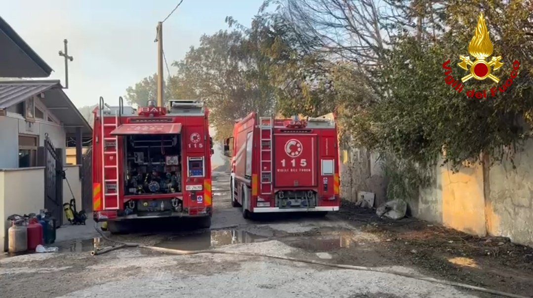 incendi roma vigili fuoco