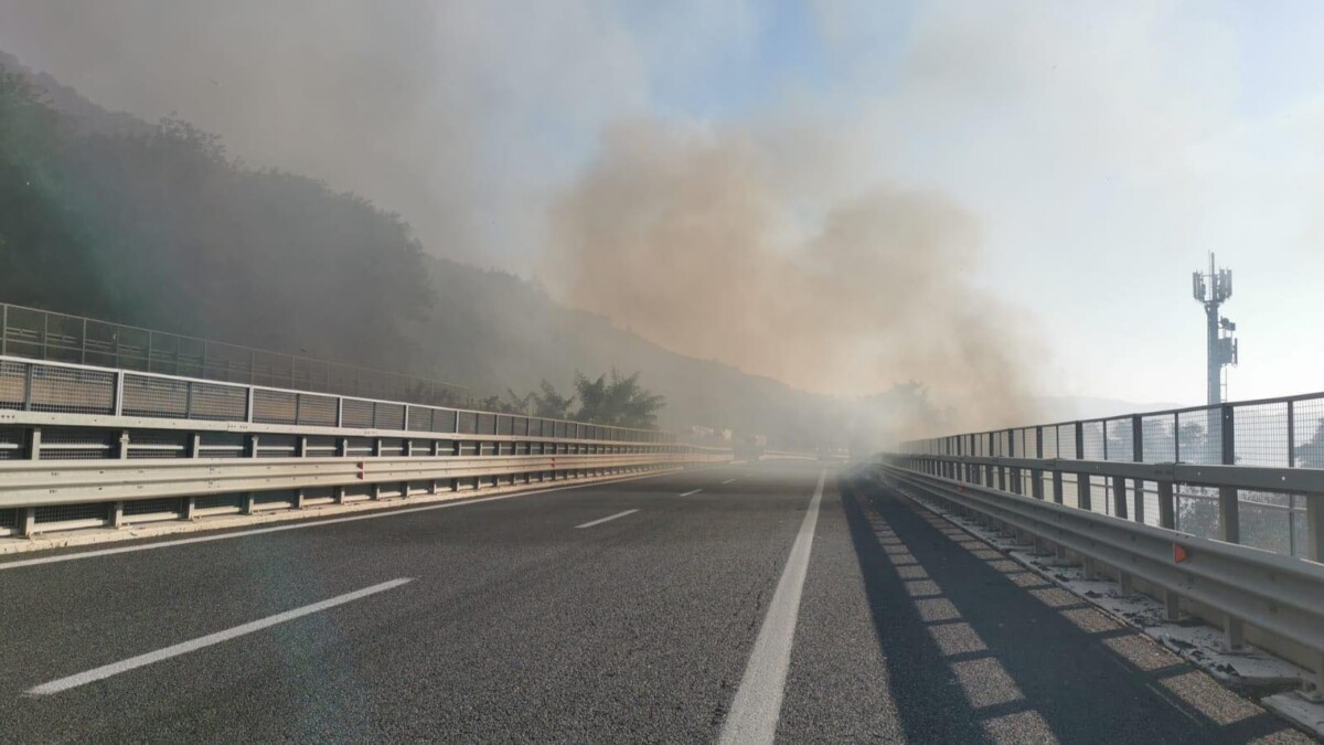 incendio a2 salerno reggio