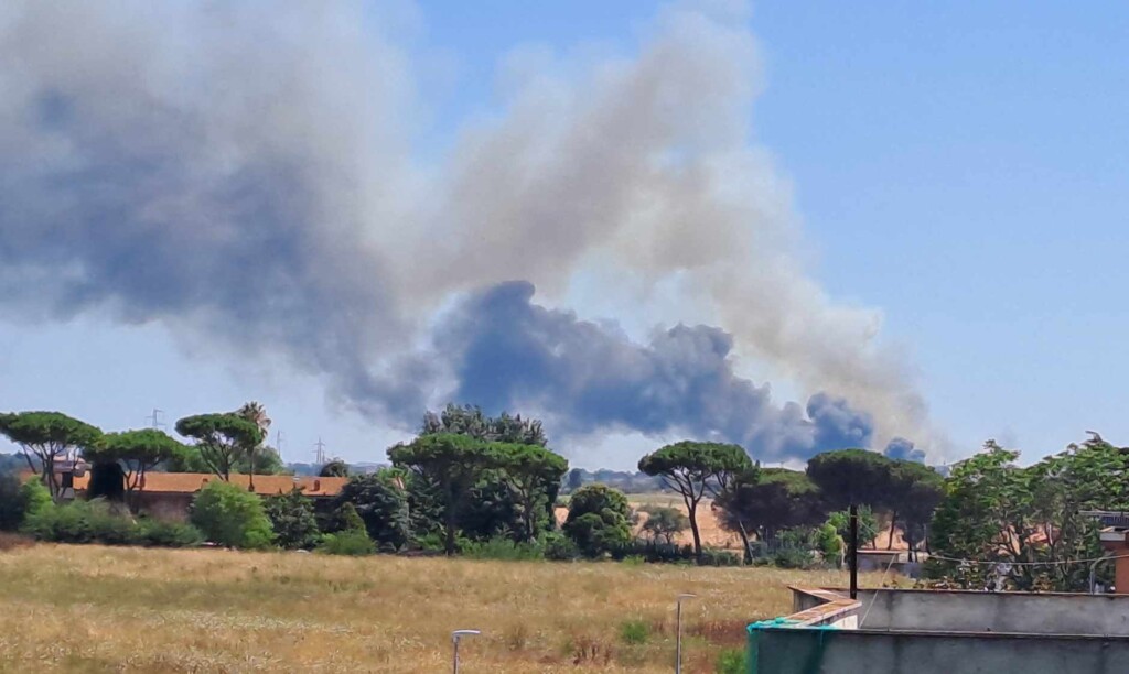 incendio roma oggi