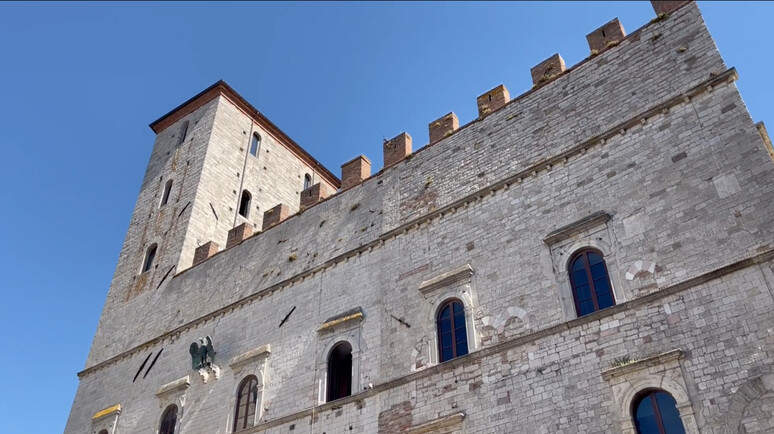 torre dei priori todi