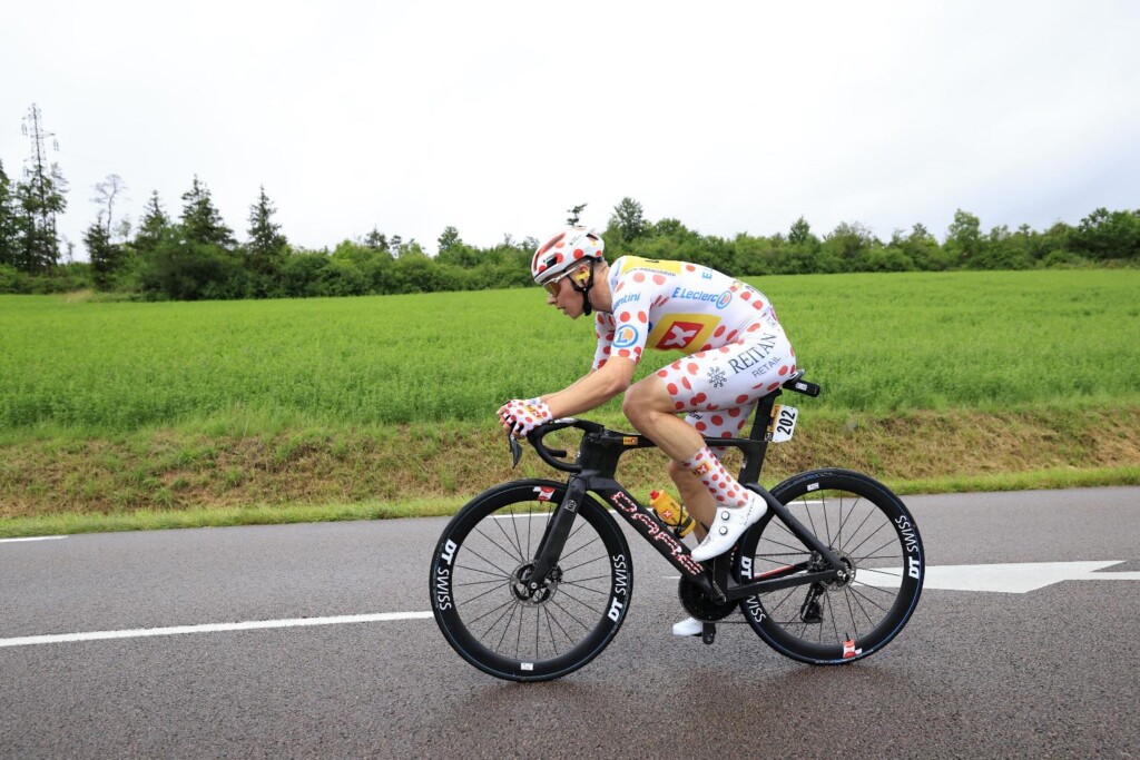 maltempo tour de france pioggia 8 tappa Semur-en-Auxois Colombey-les-Deux-Églises