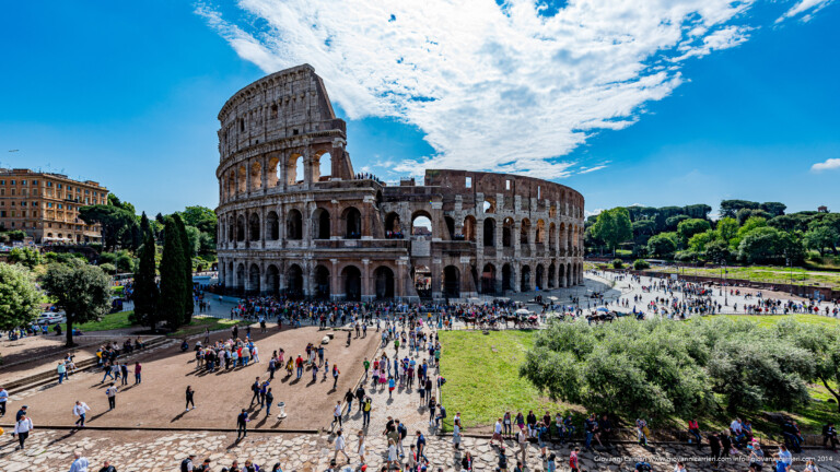 colosseo roma turisti