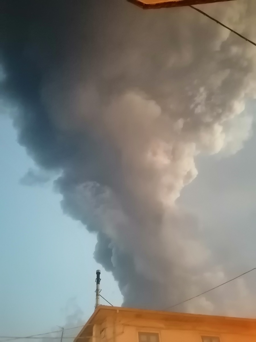 eruzione etna oggi 4 agosto 2024