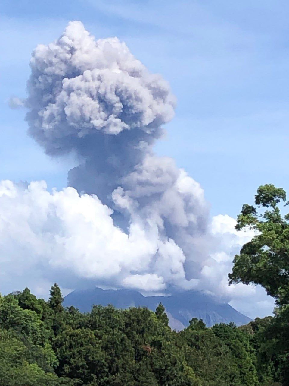 eruzione vulcano sakurajima giappone