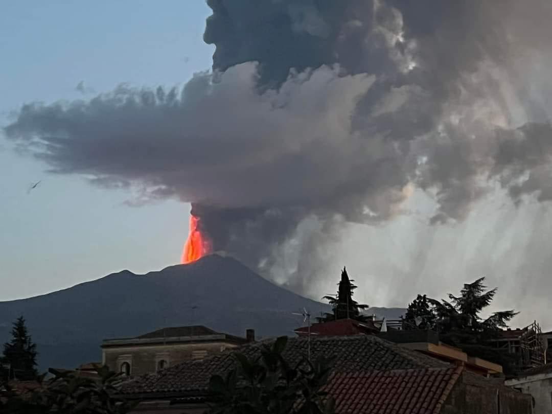 etna eruzione oggi