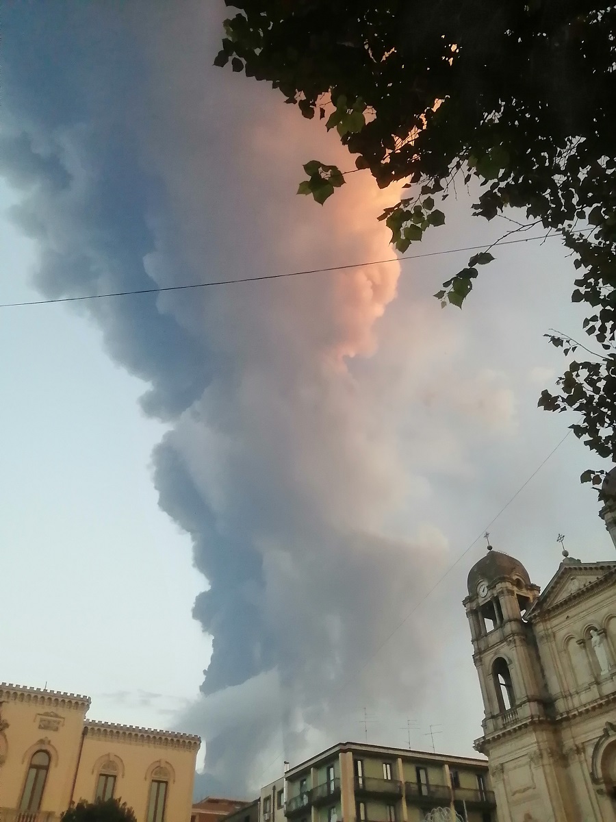 etna eruzione oggi