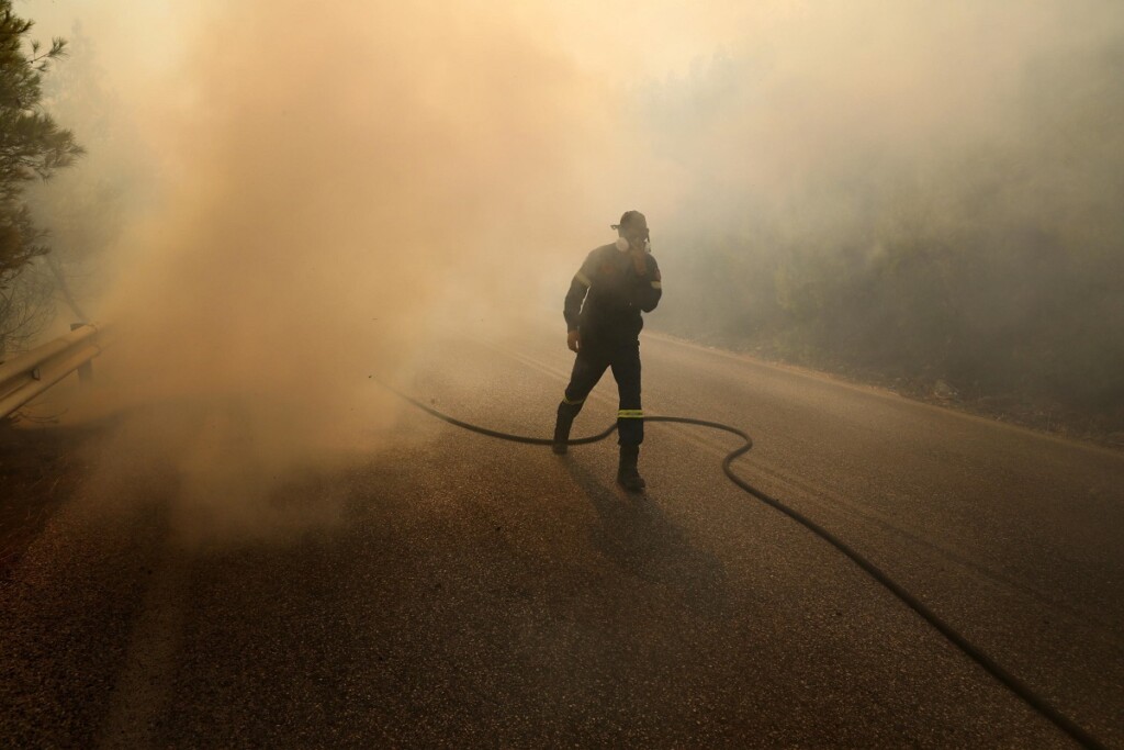 incendi grecia attica atene