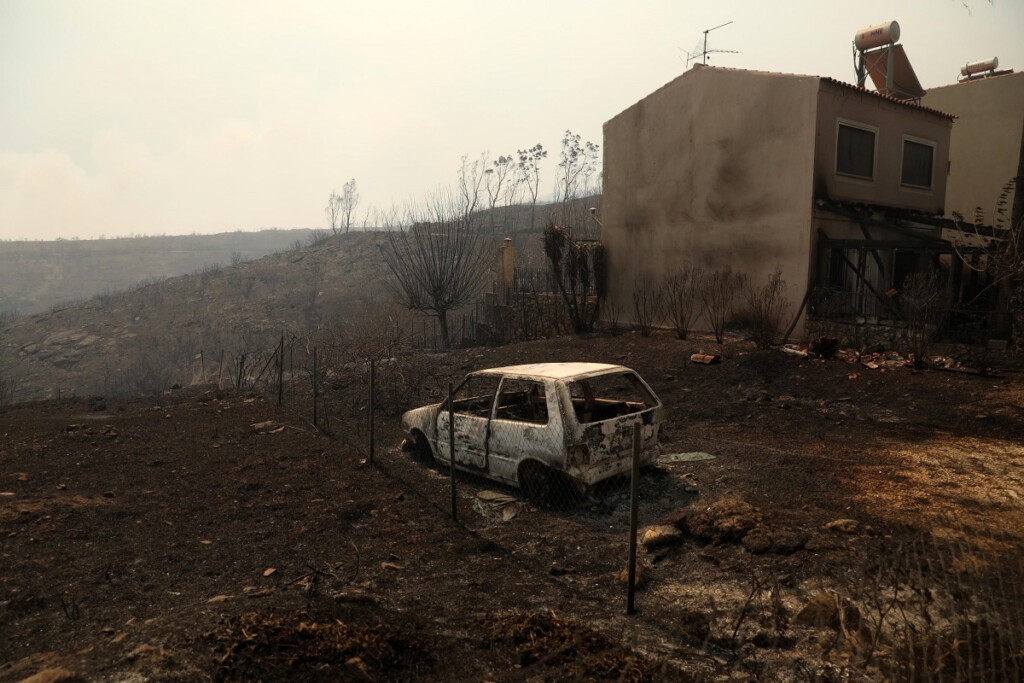 incendi grecia attica atene