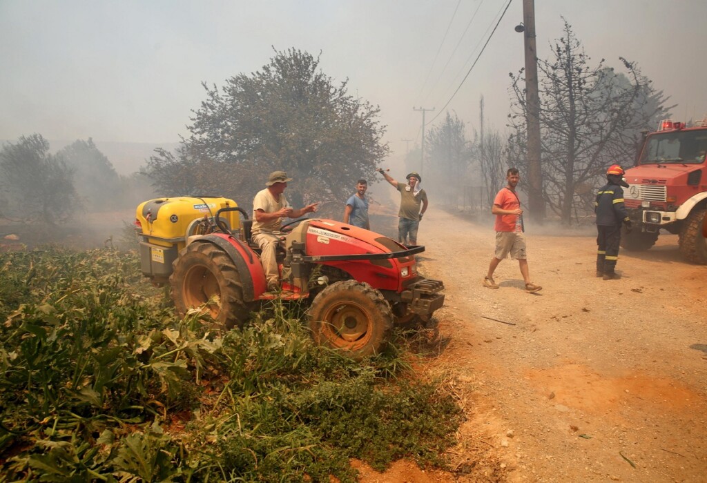 incendi grecia attica atene