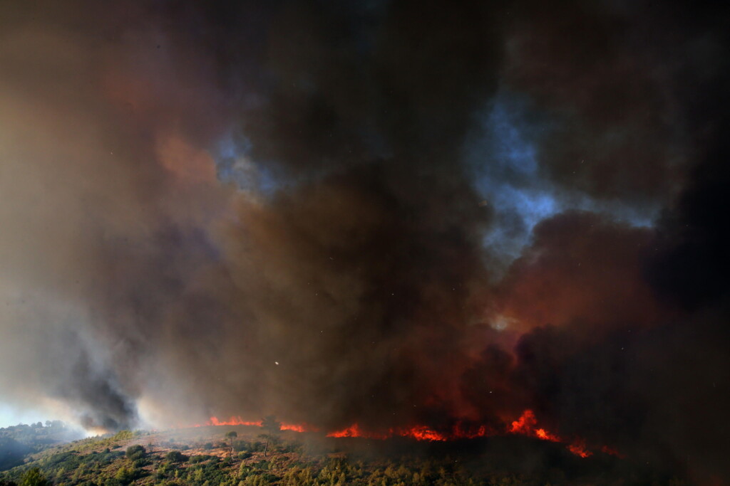 incendio Atene