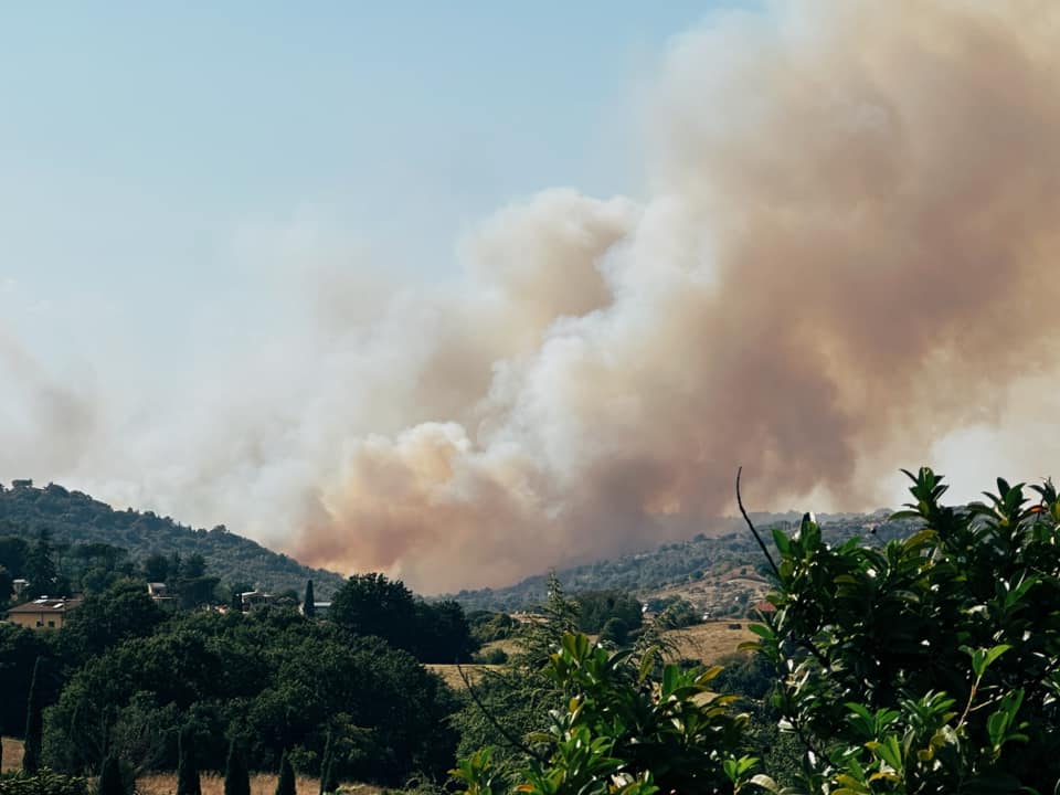 incendio castelnuovo di porto lazio