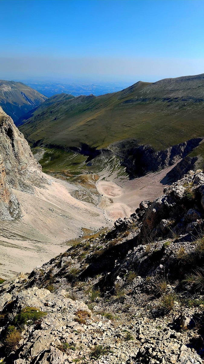 Lago PIlato caldo siccità prosciugato